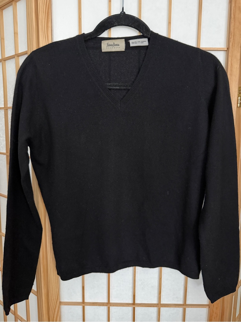 Neiman Marcus Black Cashmere V-Neck Sweater RUNS SMALLER